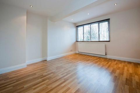 2 bedroom flat to rent, FINCHLEY ROAD, LONDON, NW11