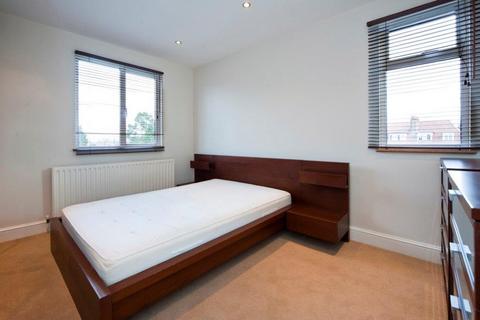 2 bedroom flat to rent, FINCHLEY ROAD, LONDON, NW11