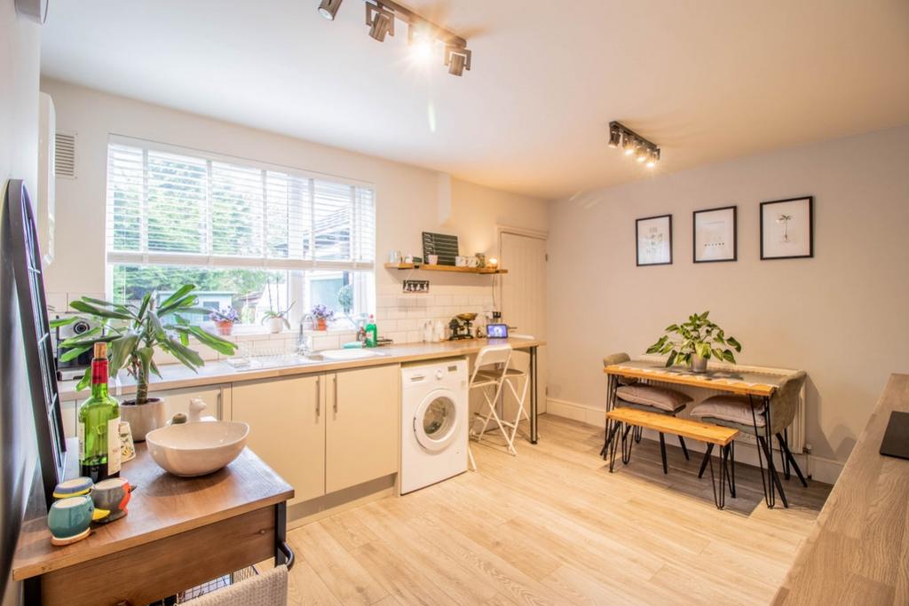 Kitchen b