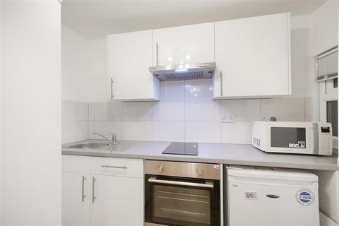 Studio to rent, St. Petersburgh Place, W2