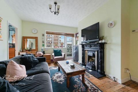 3 bedroom flat for sale, Finn House, Bevenden Street, Islington, N1