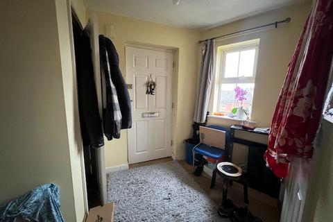 2 bedroom flat for sale, Saunders Close, Ilford, Essex, IG1