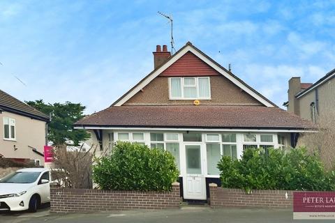 3 bedroom detached house for sale, Glyn Avenue, Prestatyn, Denbighshire LL19 9NN