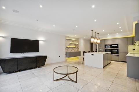 6 bedroom townhouse to rent, Stevenage Road, London, SW6