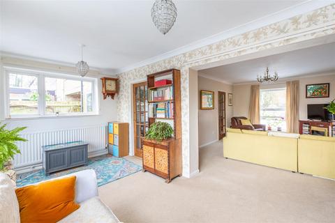 3 Foxbury, New Ash Green, Longfield, DA3 8LP