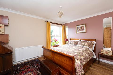 3 Foxbury, New Ash Green, Longfield, DA3 8LP