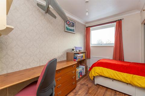 3 Foxbury, New Ash Green, Longfield, DA3 8LP