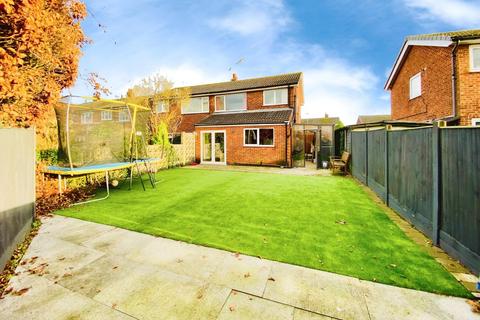 4 bedroom semi-detached house for sale, Pembroke Avenue, Syston, LE7