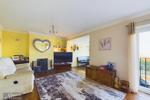 4 bedroom detached house for sale, Dykes Chase, Maldon