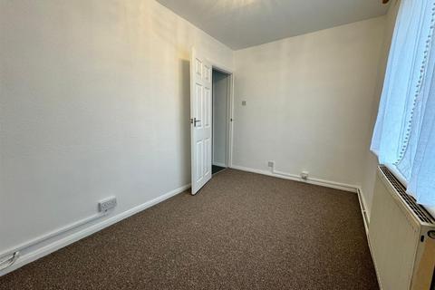 2 bedroom flat to rent, The Gardens, Stockett Lane, Coxheath ME17