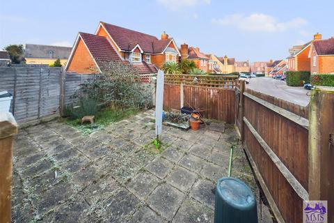 18 Chaplin Close, Wainscott, Rochester, ME3 8BY