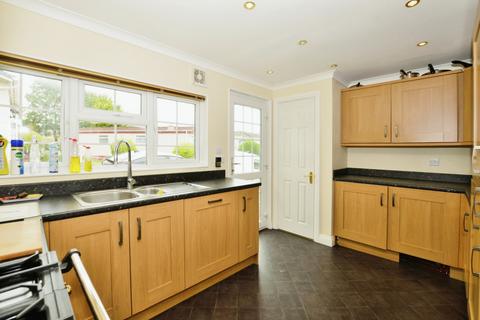 2 bedroom park home for sale, Woodchurch, Kent, TN26