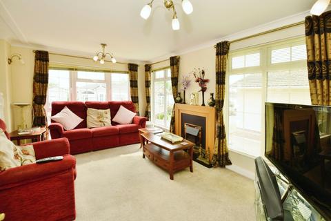 2 bedroom park home for sale, Woodchurch, Kent, TN26