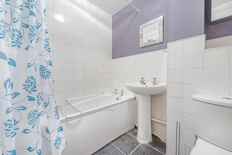 2 bedroom flat to rent, Hayne Road Beckenham BR3