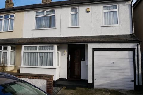 Knighton Road, Romford, RM7