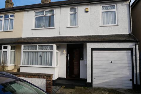 3 bedroom end of terrace house for sale, Knighton Road, Romford, RM7