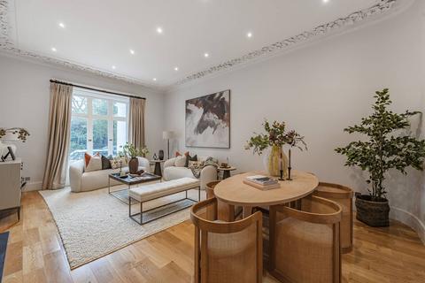 3 bedroom flat to rent, Onslow Square, South Kensington, London, SW7