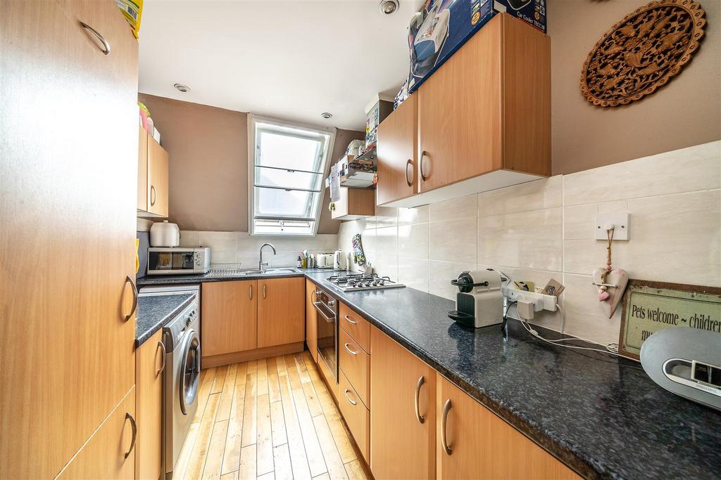 5, 60 Thurlow Park Road-3.JPG