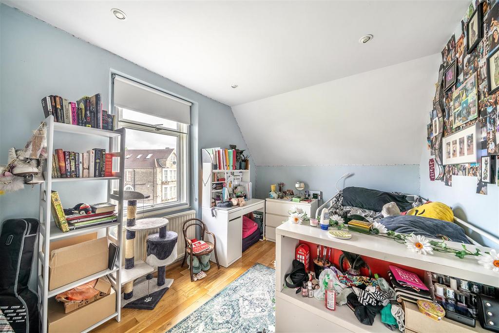 5, 60 Thurlow Park Road-2.JPG