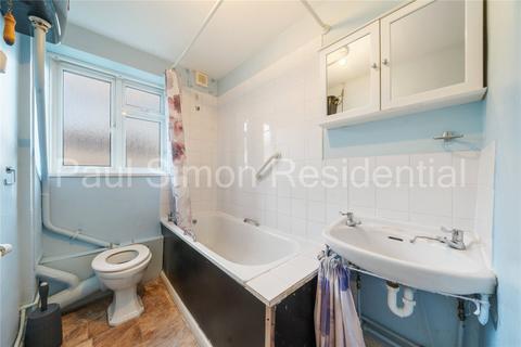 51 Templeton Road, London, N15 6RX