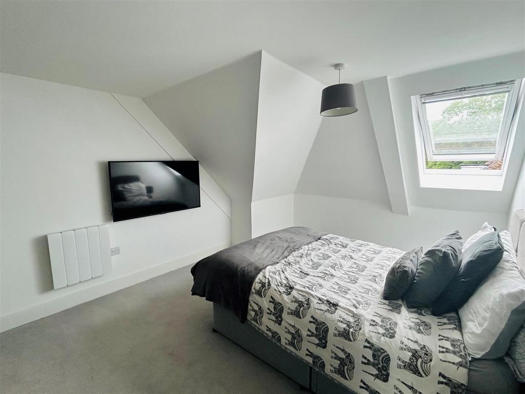 Bedroom 2.jpg