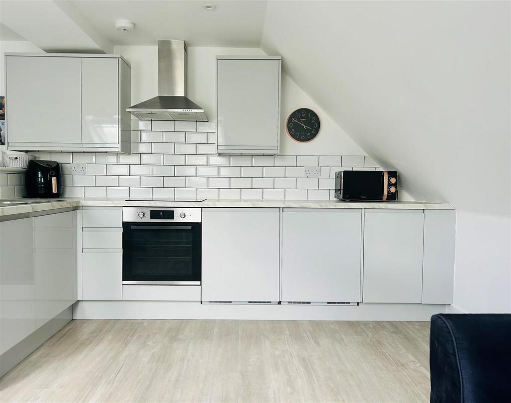 Kitchen 1.jpg