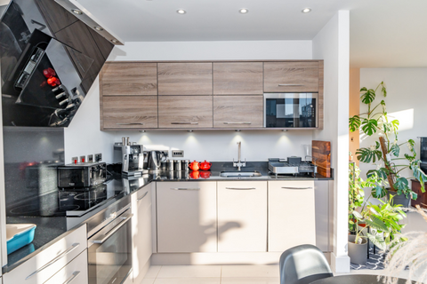 Flat 12, 4 Mcewan Square, Edinburgh, EH3 8EL