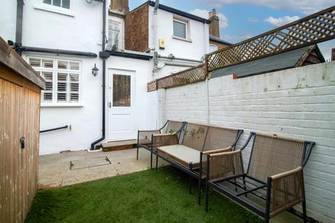 54 East Road, Kingston Upon Thames, KT2 6EL