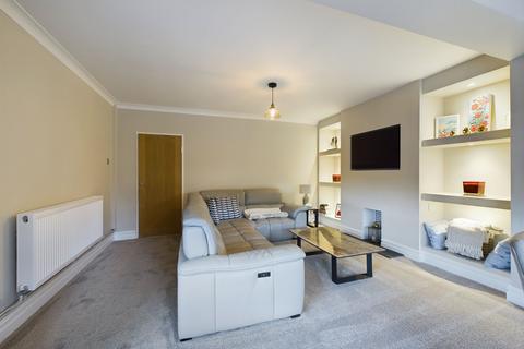 13 Beechcombe, Corringham, Stanford-le-hope, SS17 9DN