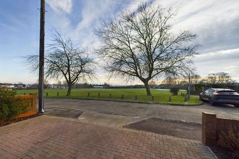 13 Beechcombe, Corringham, Stanford-le-hope, SS17 9DN