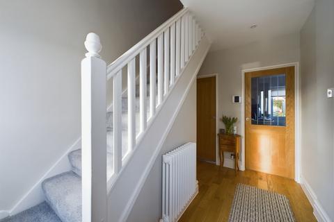 13 Beechcombe, Corringham, Stanford-le-hope, SS17 9DN