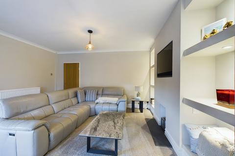 13 Beechcombe, Corringham, Stanford-le-hope, SS17 9DN