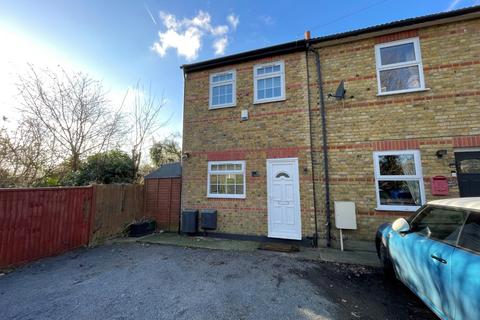 Lennard Row, Aveley, South Ockendon, Essex, RM15