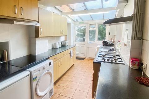 8 bedroom house share to rent, Braywick Road, Maidenhead SL6