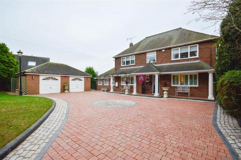 4 bedroom detached house for sale, Ringer Lane, Clowne, Chesterfield, S43