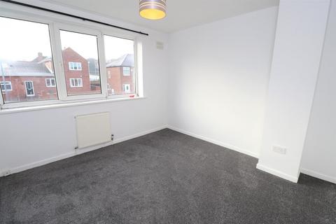 3 bedroom semi-detached house for sale, Montcalm Crescent, Leeds, West Yorkshire, LS10