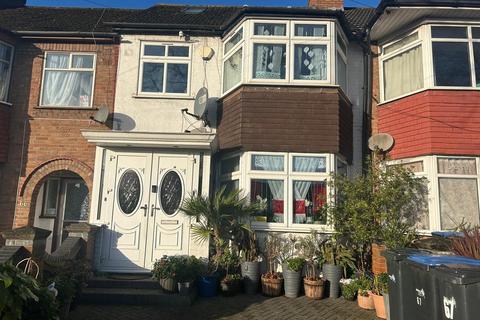 4 bedroom terraced house to rent, Great Cambridge Road, London N9