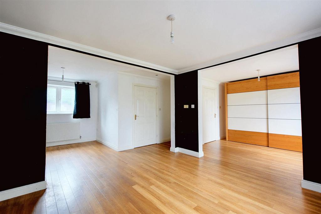 Living Area 2.jpeg