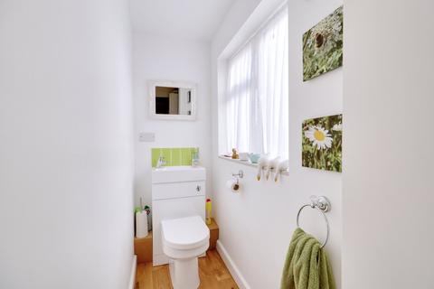 27 Grange Road, Aveley, South Ockendon, RM15 4ER