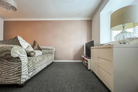 2 bedroom apartment for sale, Warren Avenue, Southsea