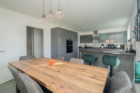 7 Buxton Close, Glebe Farm, Milton Keynes, MK17 8GX