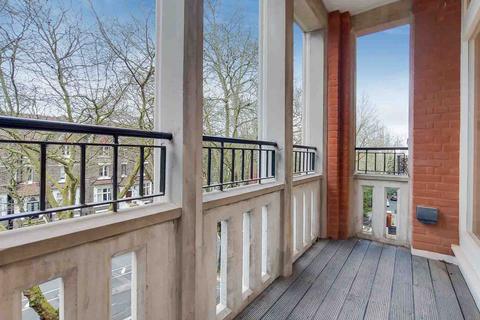 4 bedroom flat to rent, Fitzjohns Avenue, Hampstead, NW3