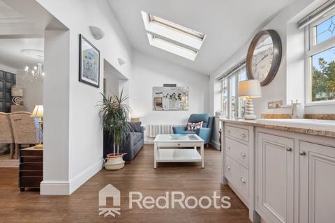 2 Lundhill Close, Wombwell, Barnsley, S73 0RW