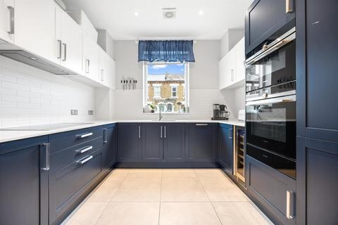 4 bedroom house for sale, Dermot Terrace, Kilburn Lane W10