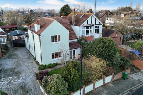 3 bedroom detached house for sale, Eaglesfield Road, London