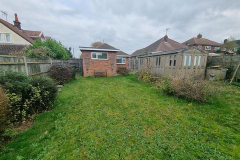 2 bedroom detached bungalow for sale, Lynn Grove, Gorleston