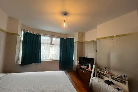 60 Newark Crescent, London, NW10 7BA