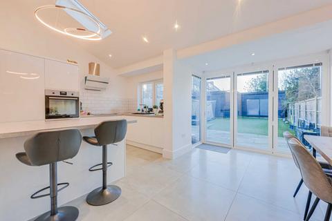 4 bedroom semi-detached house for sale, Southbourne Grove, Westcliff-on-sea, SS0