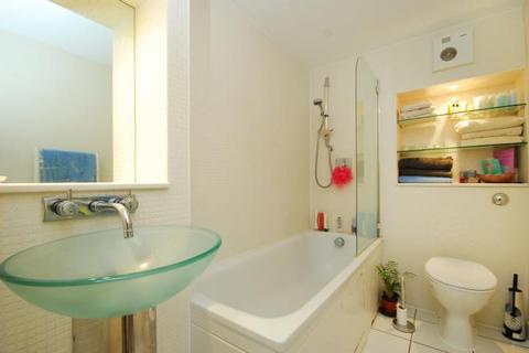 2 bedroom flat to rent, Chiswick High Road, Chiswick, London