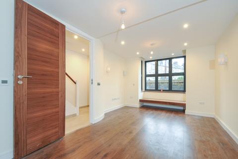 4 bedroom house to rent, Freshford Street Earlsfield SW18